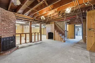 26 Paul Revere Ln, Centerport, NY 11721 - Photo 27