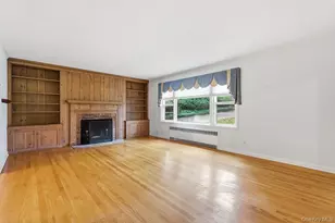 26 Paul Revere Ln, Centerport, NY 11721 - Photo 3