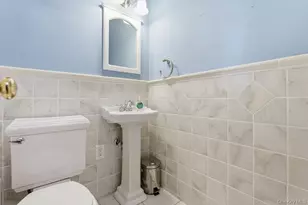 26 Paul Revere Ln, Centerport, NY 11721 - Photo 5