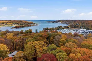 26 Paul Revere Ln, Centerport, NY 11721 - Photo 33