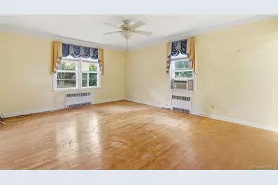 26 Paul Revere Lane, Centerport, NY 11721 - Photo 11