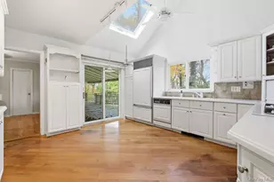 26 Paul Revere Ln, Centerport, NY 11721 - Photo 9