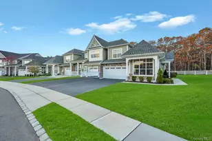 195 Belmont Cir, Yaphank, NY 11980 - Photo 3