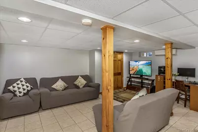 95 Norman Street, New Hyde Park, NY 11040 - Photo 21