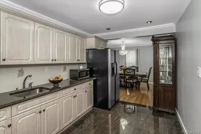 95 Norman Street, New Hyde Park, NY 11040 - Photo 9