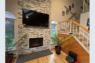 839 Pine Avenue, West Islip, NY 11795 - Photo 9