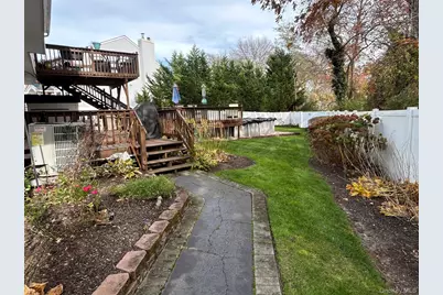 839 Pine Avenue, West Islip, NY 11795 - Photo 5