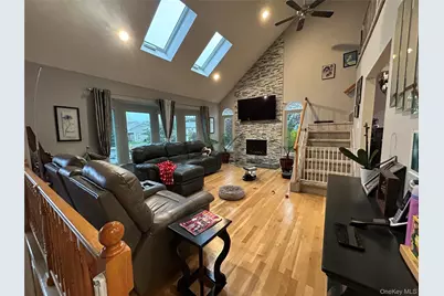 839 Pine Avenue, West Islip, NY 11795 - Photo 7