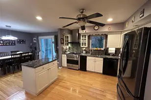 839 Pine Ave, West Islip, NY 11795 - Photo 13