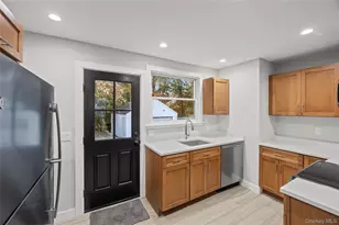 122 Liberty Ave, Port Jefferson, NY 11777 - Photo 9