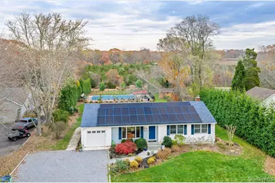 2400 Aldrich Lane, Laurel, NY 11948 - Photo 3