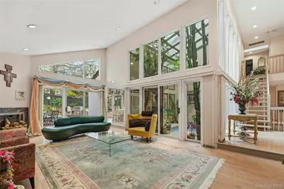 43 Bristol Drive, Manhasset, NY 11030 - Photo 11