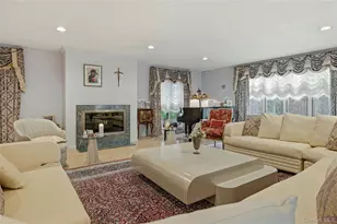 43 Bristol Dr, Manhasset, NY 11030 - Photo 15