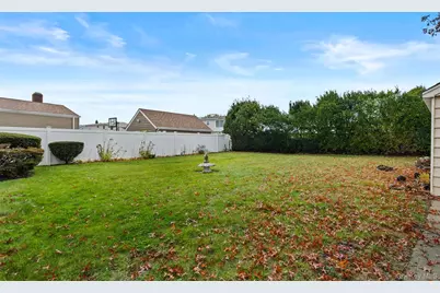 107 Rose Drive, East Meadow, NY 11554 - Photo 21