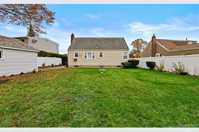 107 Rose Drive, East Meadow, NY 11554 - Photo 3