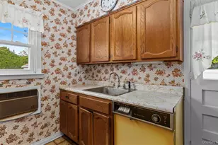 107 Rose Dr, East Meadow, NY 11554 - Photo 11