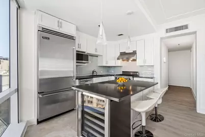 1 Renaissance Square #11G, White Plains, NY 10601 - Photo 3