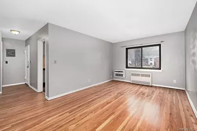 4 Lawrence Drive #C, White Plains, NY 10603 - Photo 5