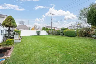 68 Myles Ave, Levittown, NY 11756 - Photo 23