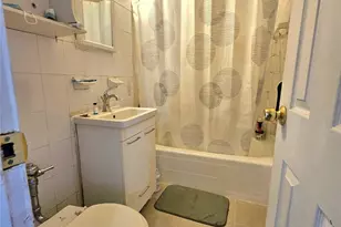 87-70 173 St, Jamaica, NY 11432 - Photo 7