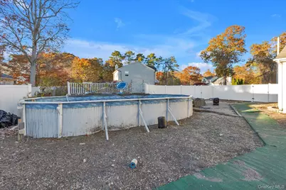 17 Ostend Circle, Shirley, NY 11967 - Photo 17