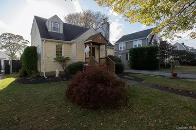 471 Windsor Place, Oceanside, NY 11572 - Photo 1