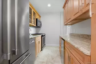 275 Maple Ave, Rockville Centre, NY 11570 - Photo 7