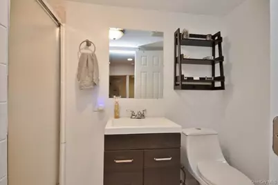 325 County Center Road, White Plains, NY 10603 - Photo 23