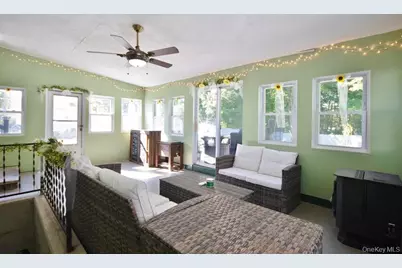 325 County Center Road, White Plains, NY 10603 - Photo 17