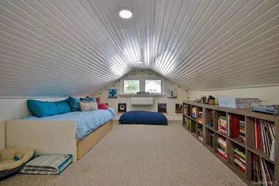 325 County Center Road, White Plains, NY 10603 - Photo 19