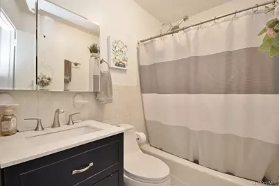 325 County Center Road, White Plains, NY 10603 - Photo 15