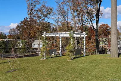 209 Breton Way, Glen Cove, NY 11542 - Photo 27