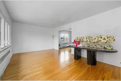 8754 110th Street, Richmond Hill, NY 11418 - Photo 7