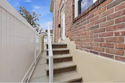 8754 110th Street, Richmond Hill, NY 11418 - Photo 23