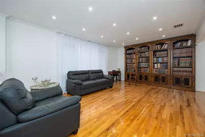 16 Twin Lakes Drive, Monsey, NY 10952 - Photo 5