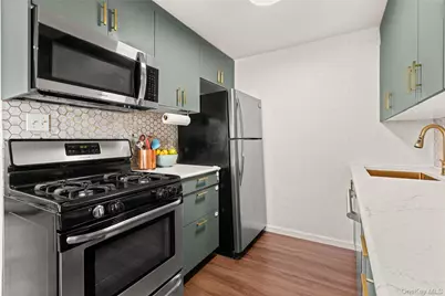 60 Jervis Avenue #60, Farmingdale, NY 11735 - Photo 7