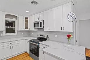 187 Audwin Dr, Islip Terrace, NY 11752 - Photo 7