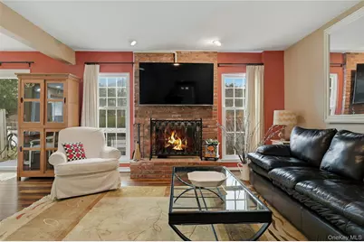 85 Woodlake Drive W, Woodbury, NY 11797 - Photo 15