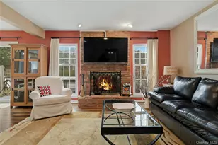 85 Woodlake Dr W, Woodbury, NY 11797 - Photo 15