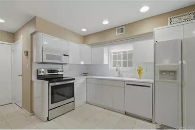 85 Woodlake Drive W, Woodbury, NY 11797 - Photo 21