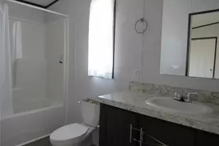 525 57 Riverleigh Ave, Riverhead, NY 11901 - Photo 11