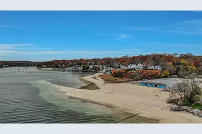 124 Fleets Cove Road, Huntington, NY 11743 - Photo 33