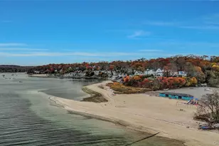 124 Fleets Cove Rd, Huntington, NY 11743 - Photo 33