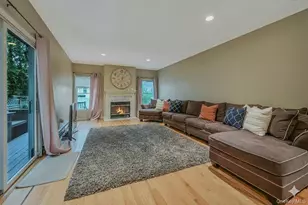 124 Fleets Cove Rd, Huntington, NY 11743 - Photo 15