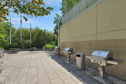 40-28 College Point Boulevard #T2-811, Flushing, NY 11354 - Photo 21