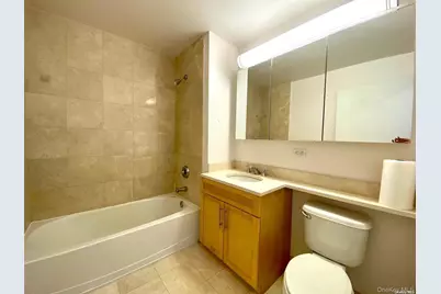 40-28 College Point Boulevard #T2-811, Flushing, NY 11354 - Photo 11