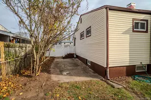 38 Arlene Dr, Brentwood, NY 11717 - Photo 37