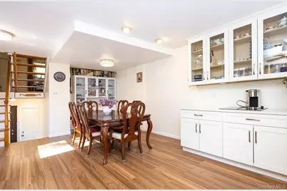 197 Park Drive N, New York, NY 10314 - Photo 17