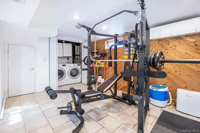 197 Park Drive N, New York, NY 10314 - Photo 37