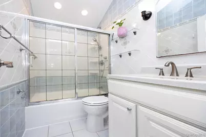 197 Park Drive N, New York, NY 10314 - Photo 25